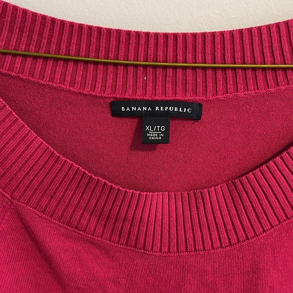 Bright magenta Summer sweater! - Picture 2 of 3